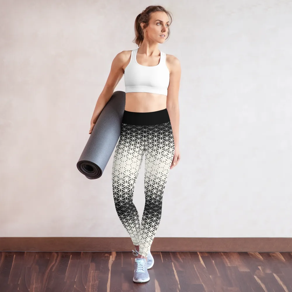 BW geometric gradient Yoga Leggings