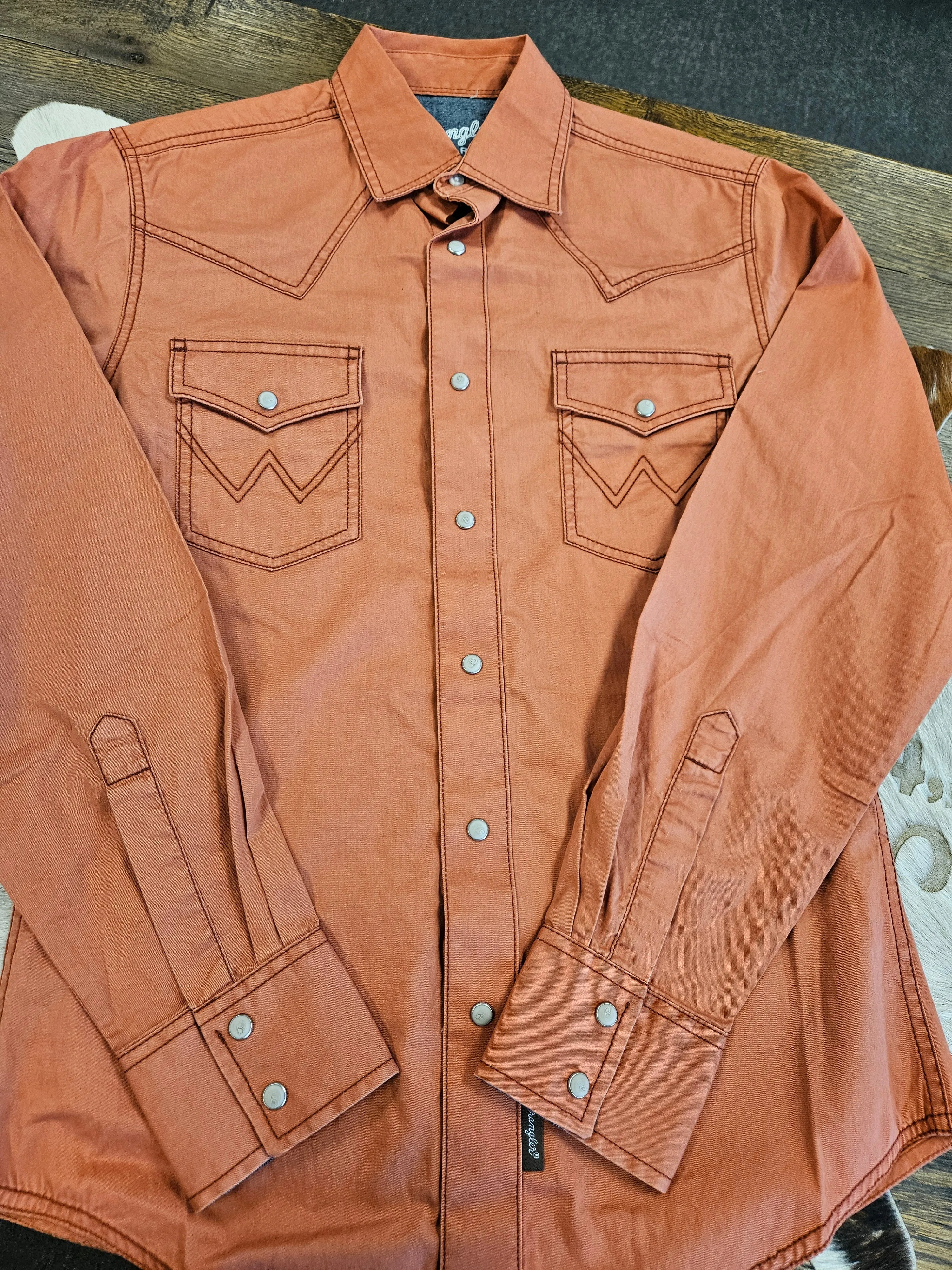 Wrangler Men's Retro Snap Shirt  Rust